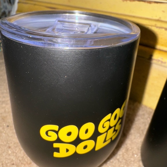 Goo Goo Dolls VIP “Big Night Out” Tour 2023 Wine Bottle & 2 Tumblers - Picture 2 of 9